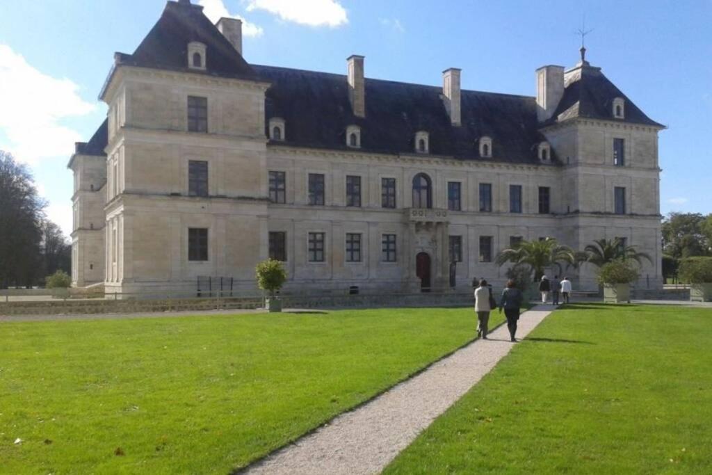 Charmante Maison Bourguignonne Avec Grand Jardin Et Parking Montbard Exteriér fotografie