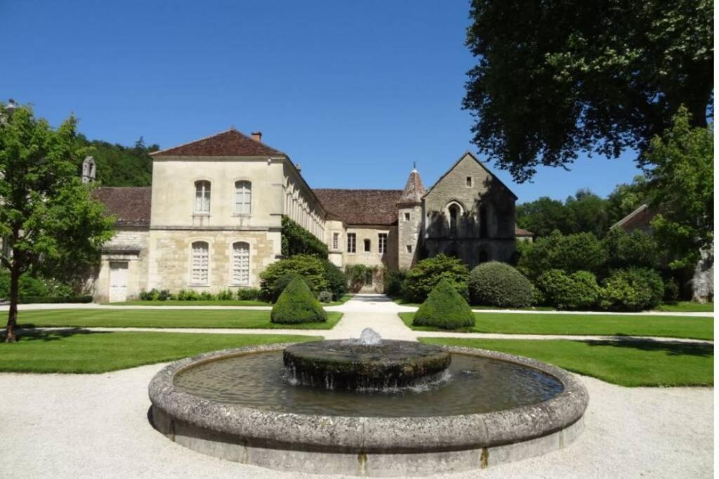 Charmante Maison Bourguignonne Avec Grand Jardin Et Parking Montbard Exteriér fotografie