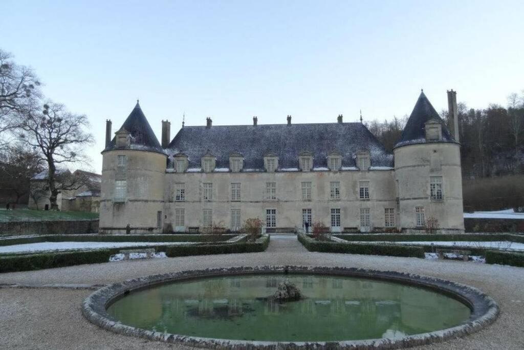 Charmante Maison Bourguignonne Avec Grand Jardin Et Parking Montbard Exteriér fotografie
